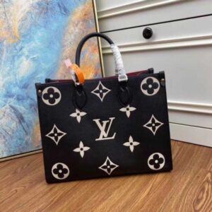 Louis Vuitton Replica M45495 LV Replica OnTheGo MM medium tote bag Black Embossed grained cowhide leather