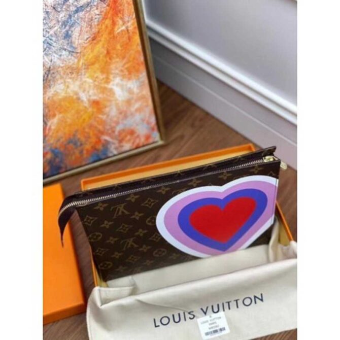 Louis Vuitton Replica Monogram canvas  Game On Toiletry Pouch 26 M80282