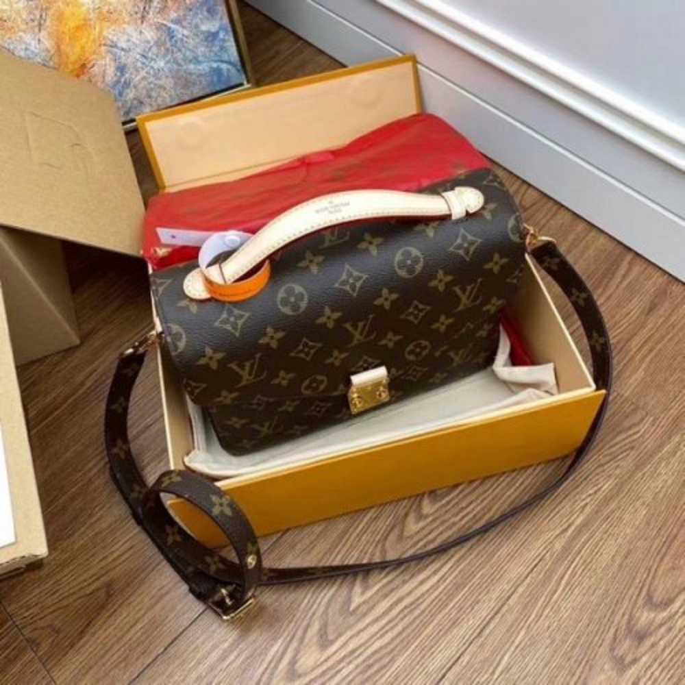 Replica Louis Vuitton Pochette Metis Bag Monogram Canvas M44875 BLV342 for  Sale