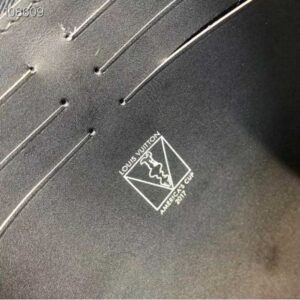 Louis Vuitton Replica Pochette Voyage MM Bag Damier Graphite Canvas V N64023